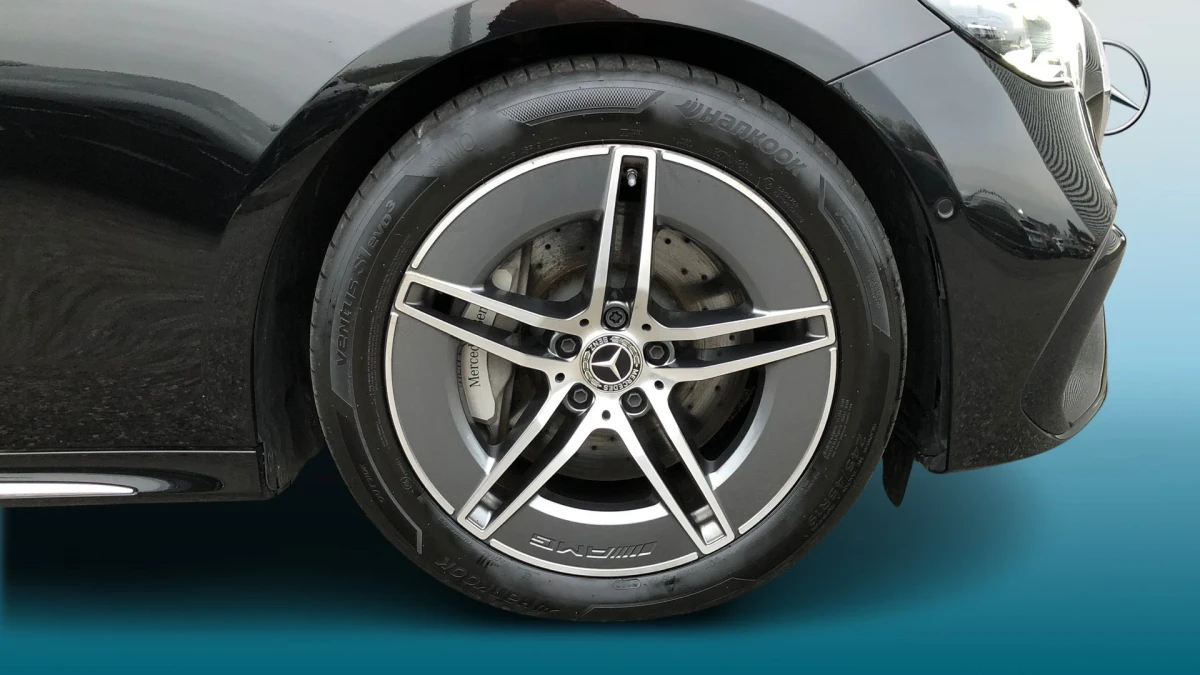 Mercedes-Benz E-Class Image 5