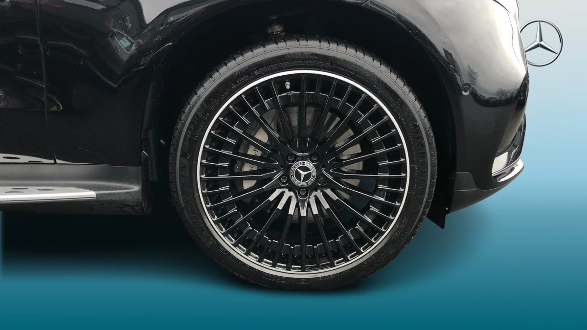 Mercedes-Benz EQC Image 5