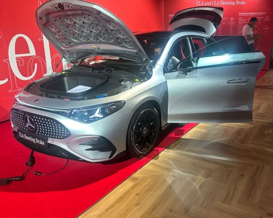 Sandown attends Mercedes-Benz Global Training. Image 1