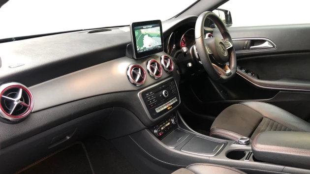 Mercedes-Benz GLA Listing Image