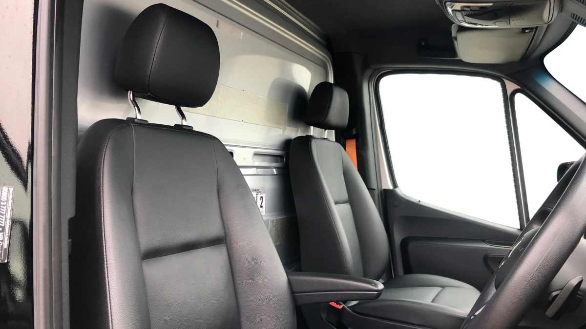 Mercedes-Benz Sprinter Image 5