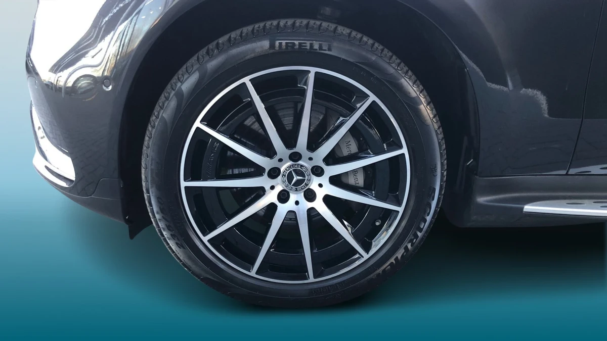 Mercedes-Benz EQC Image 5