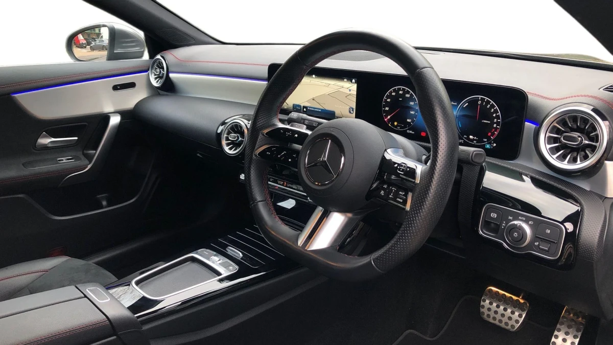 Mercedes-Benz CLA Image 3