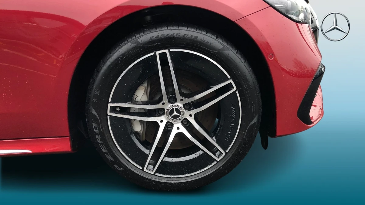 Mercedes-Benz E-Class Image 5