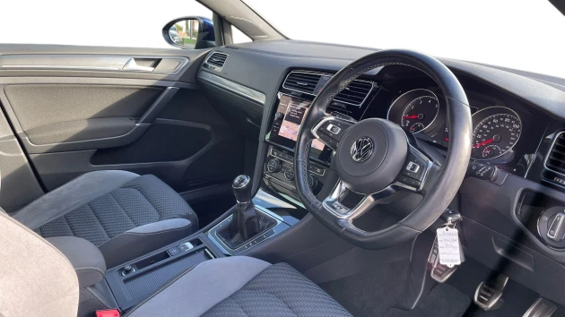 Volkswagen Golf Listing Image