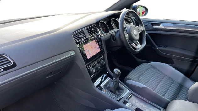 Volkswagen Golf Listing Image