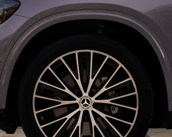 THE NEW ALL-ELECTRIC MERCEDES-BENZ GLC. Image 2