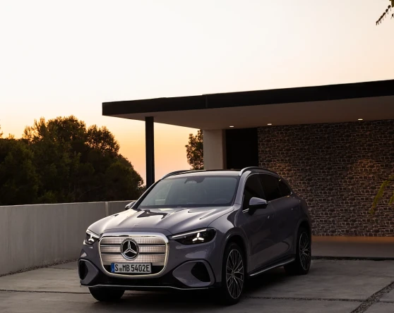 THE NEW ALL-ELECTRIC MERCEDES-BENZ GLC. Image 4