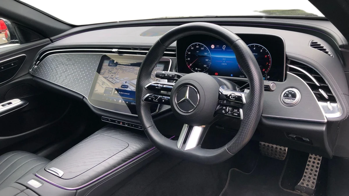 Mercedes-Benz E-Class Image 3