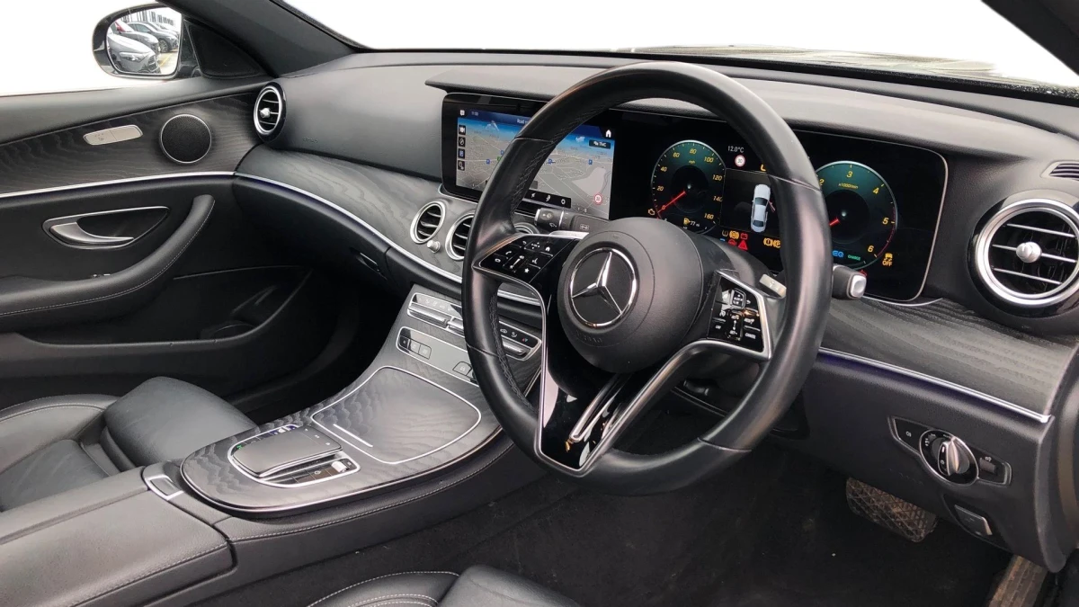 Mercedes-Benz E-Class Image 3