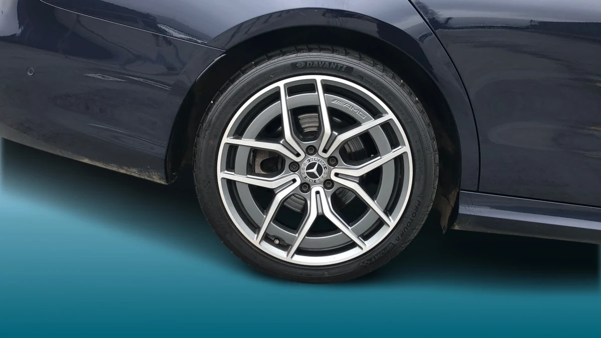 Mercedes-Benz E-Class Image 5