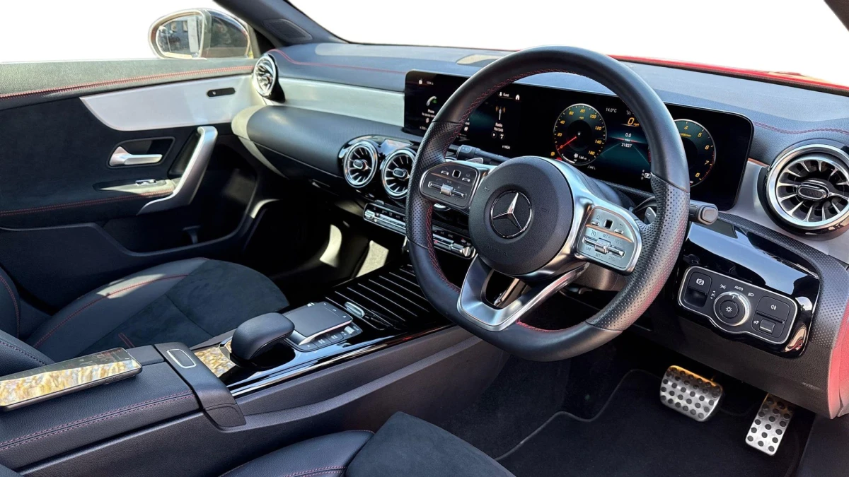 Mercedes-Benz CLA Image 3
