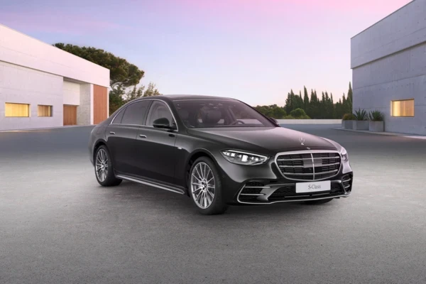 The S-Class plug-in hybrid Saloon.