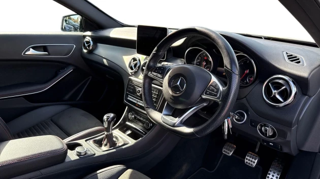 Mercedes-Benz GLA Listing Image