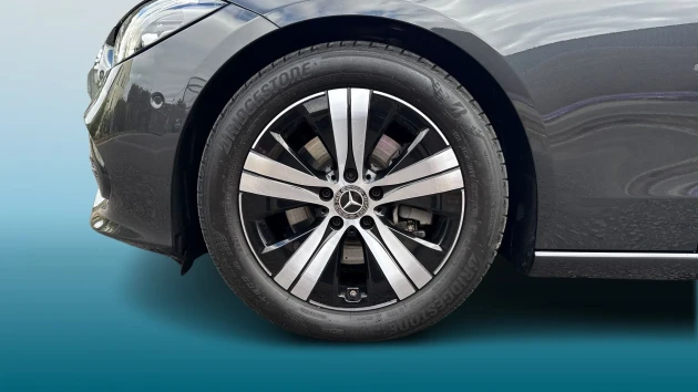 Mercedes-Benz C-Class Listing Image