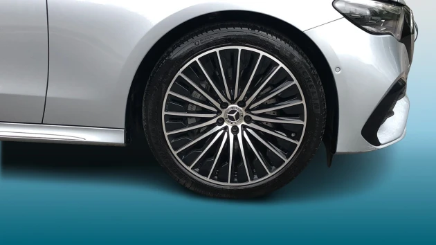 Mercedes-Benz E-Class Listing Image