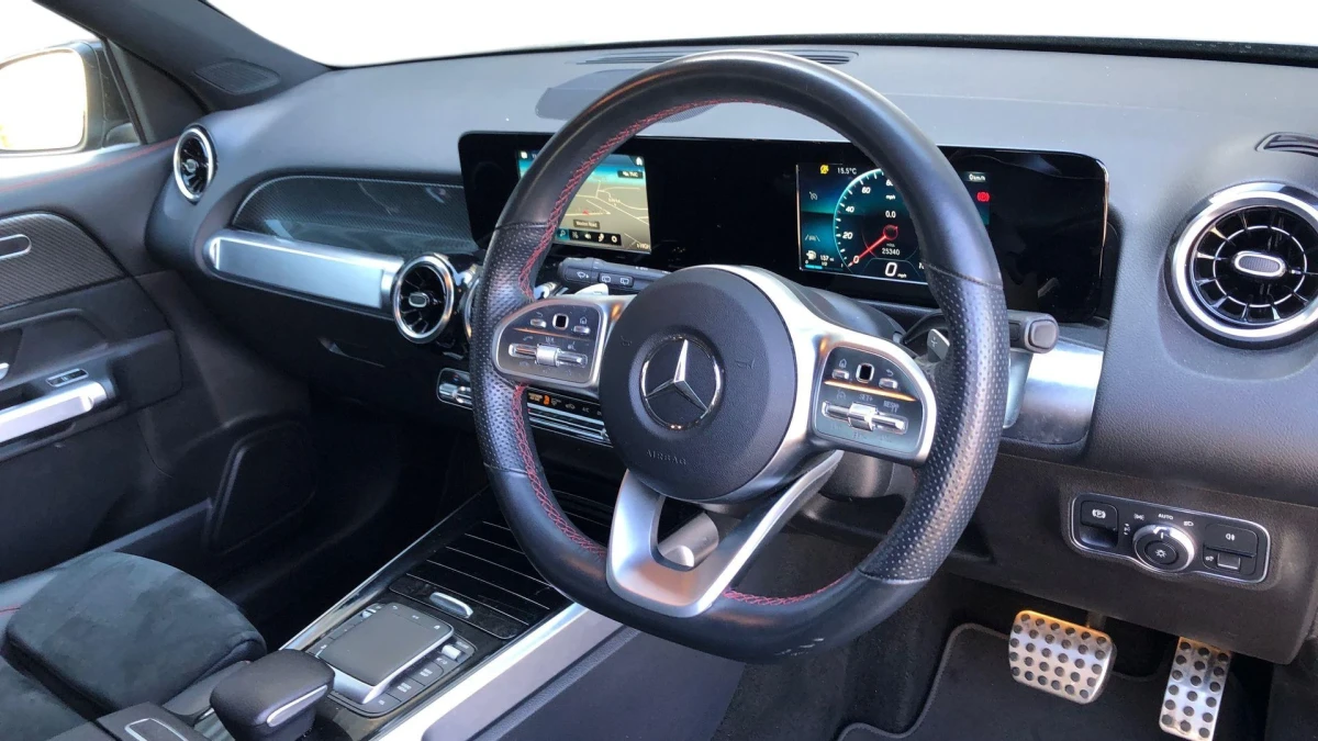 Mercedes-Benz GLB Image 3