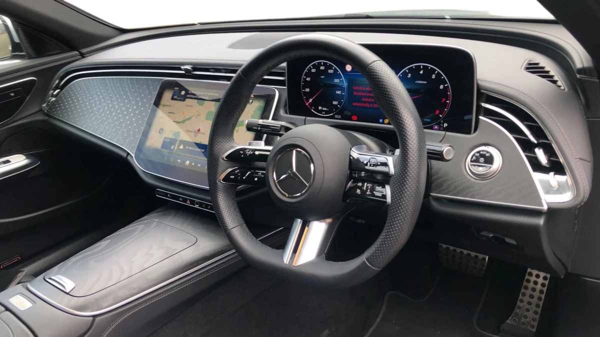 Mercedes-Benz E-Class Image 3