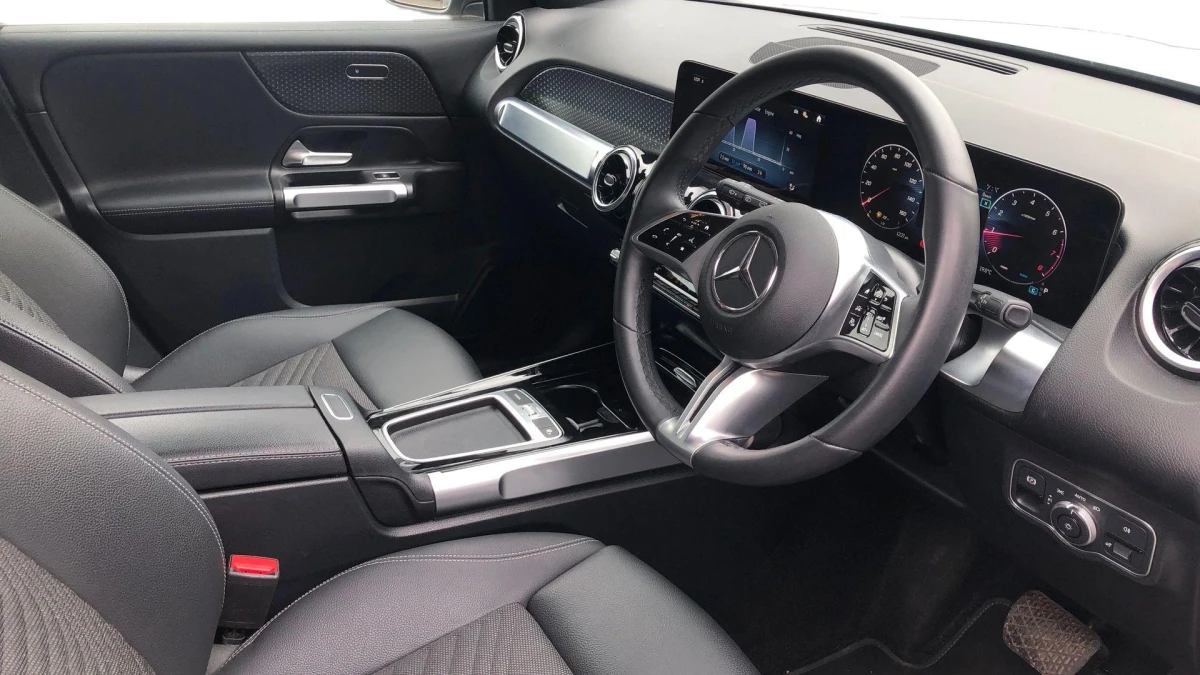 Mercedes-Benz GLB Image 3