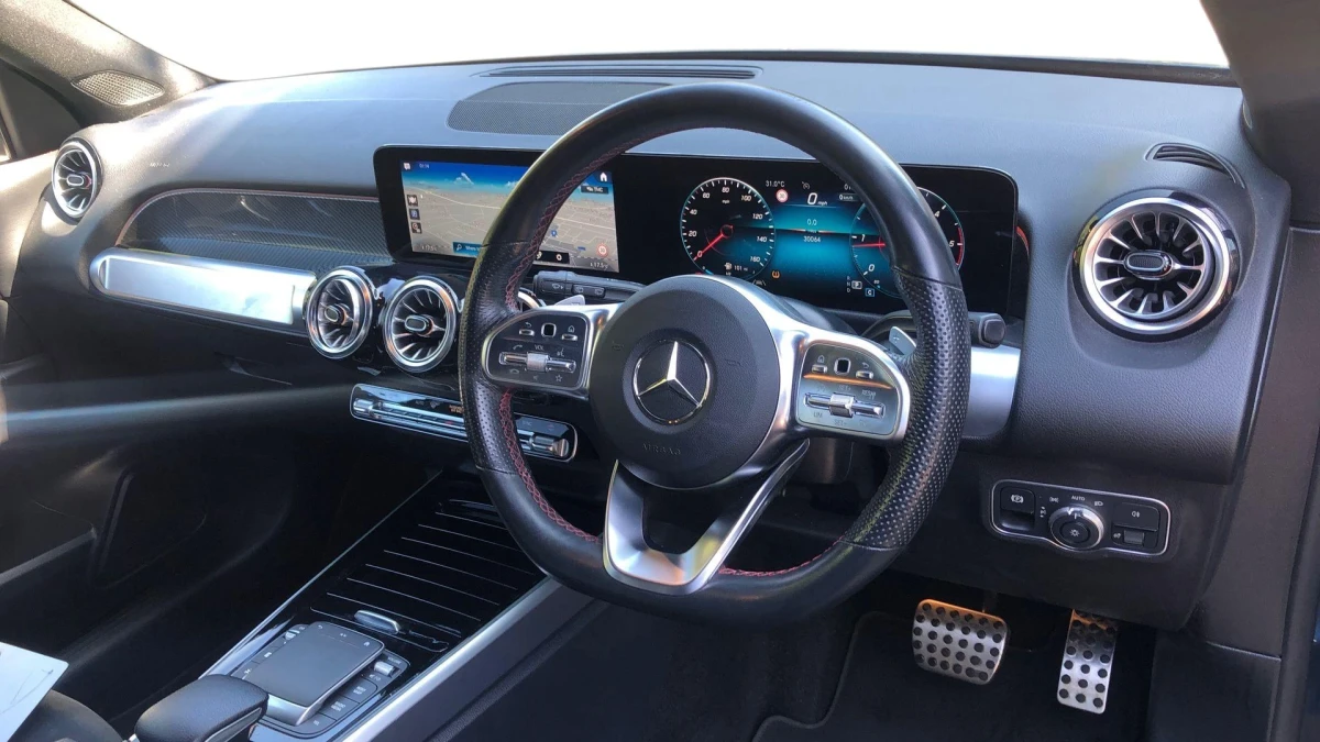 Mercedes-Benz GLB Image 3