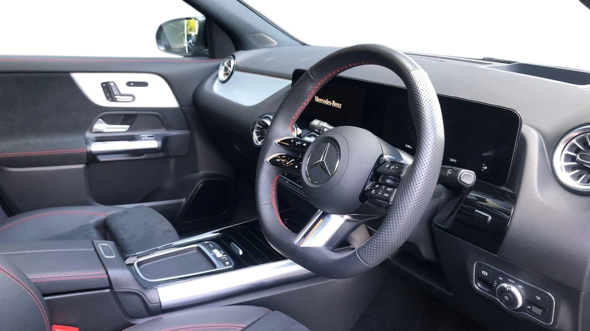 Mercedes-Benz GLA Image 3