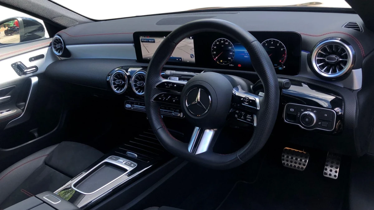 Mercedes-Benz CLA Image 3