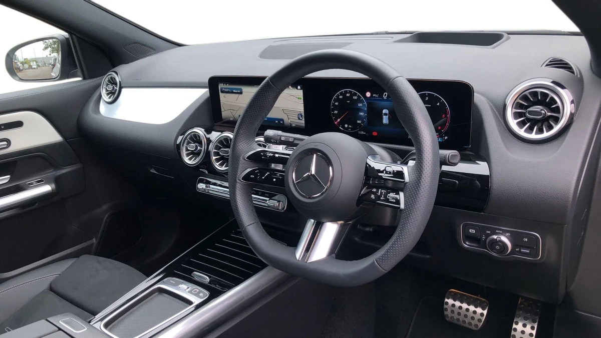 Mercedes-Benz GLA Image 3