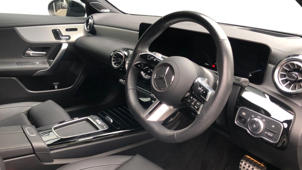 Mercedes-Benz CLA Image 3