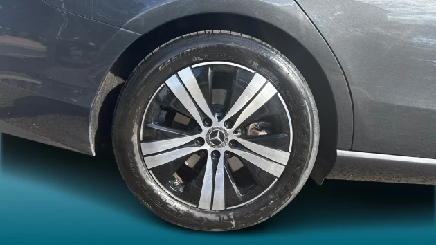 Mercedes-Benz C-Class Listing Image
