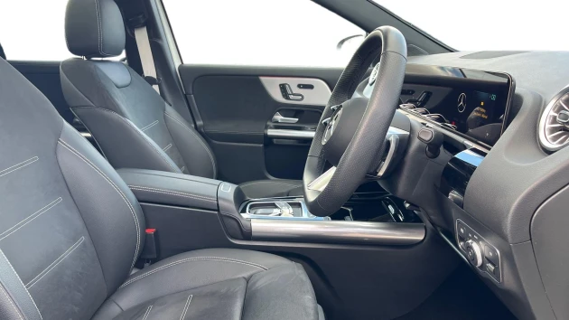Mercedes-Benz GLA Listing Image