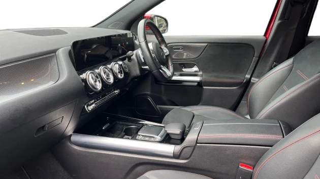 Mercedes-Benz GLA Listing Image