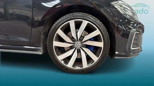 Volkswagen Golf Listing Image