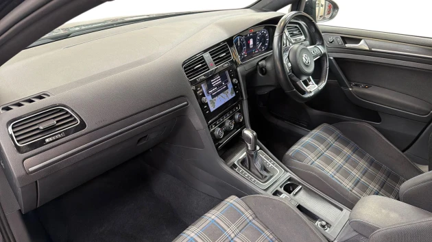 Volkswagen Golf Listing Image