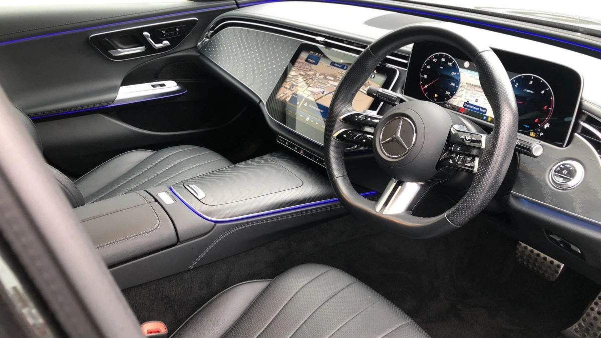 Mercedes-Benz E-Class Image 3