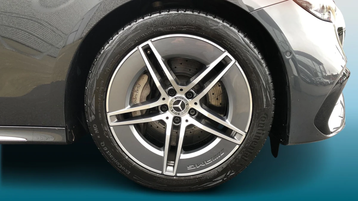 Mercedes-Benz E-Class Image 5