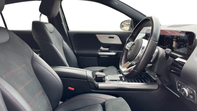 Mercedes-Benz EQA Listing Image