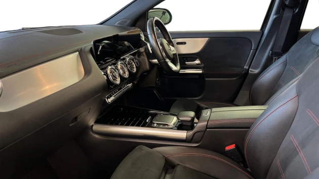 Mercedes-Benz EQA Listing Image