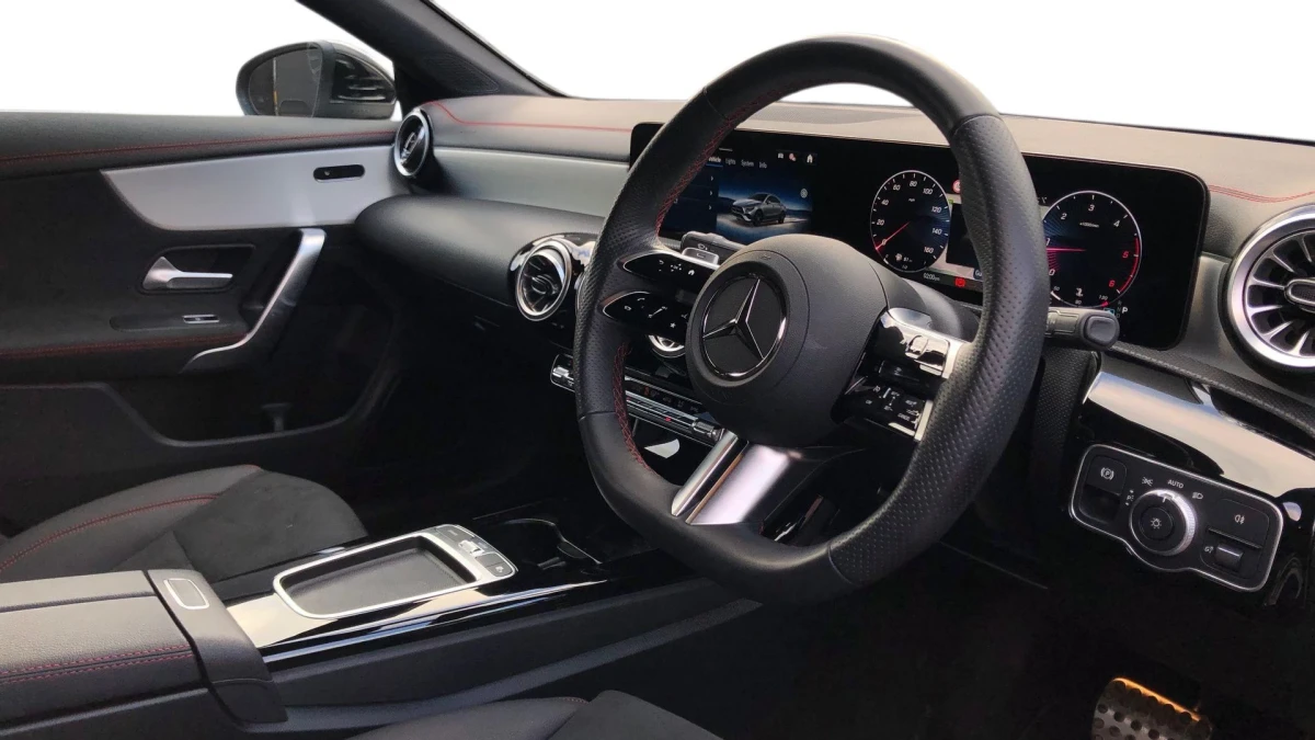 Mercedes-Benz CLA Image 3