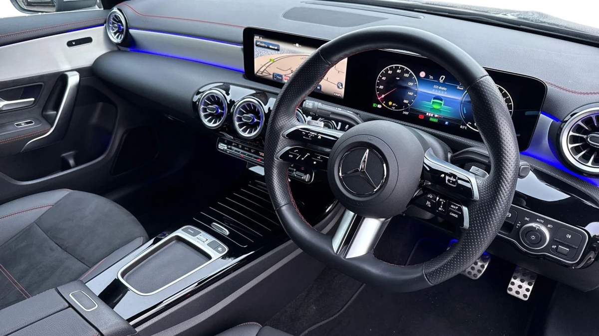Mercedes-Benz CLA Image 3