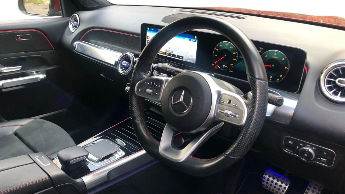 Mercedes-Benz GLB Image 3