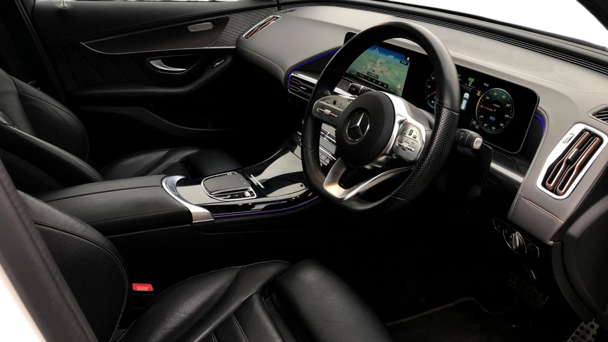 Mercedes-Benz EQC Image 3