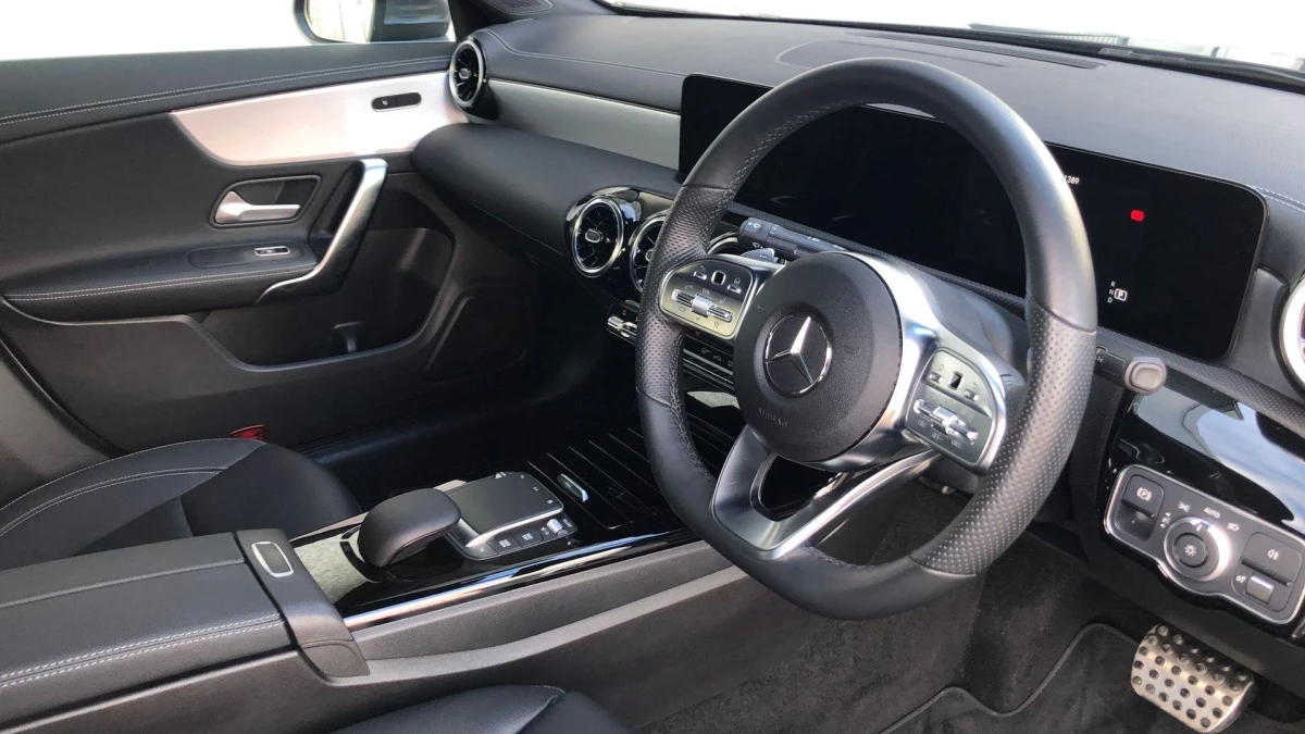 Mercedes-Benz CLA Image 3