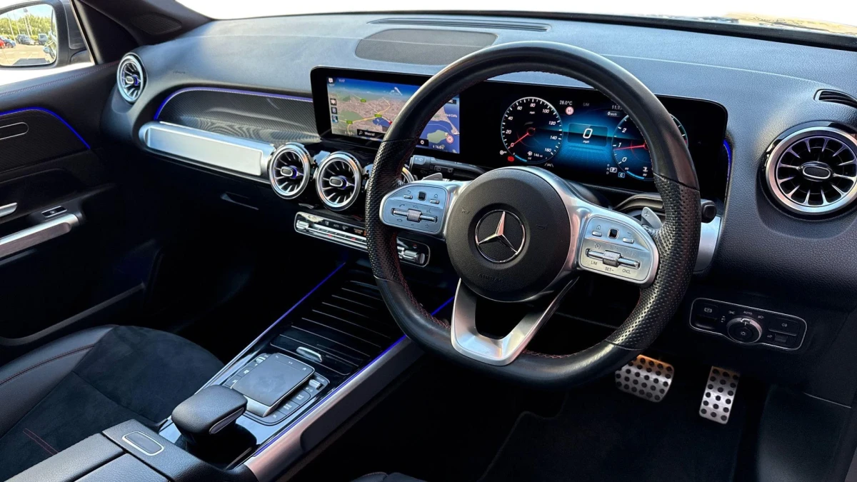 Mercedes-Benz GLB Image 3