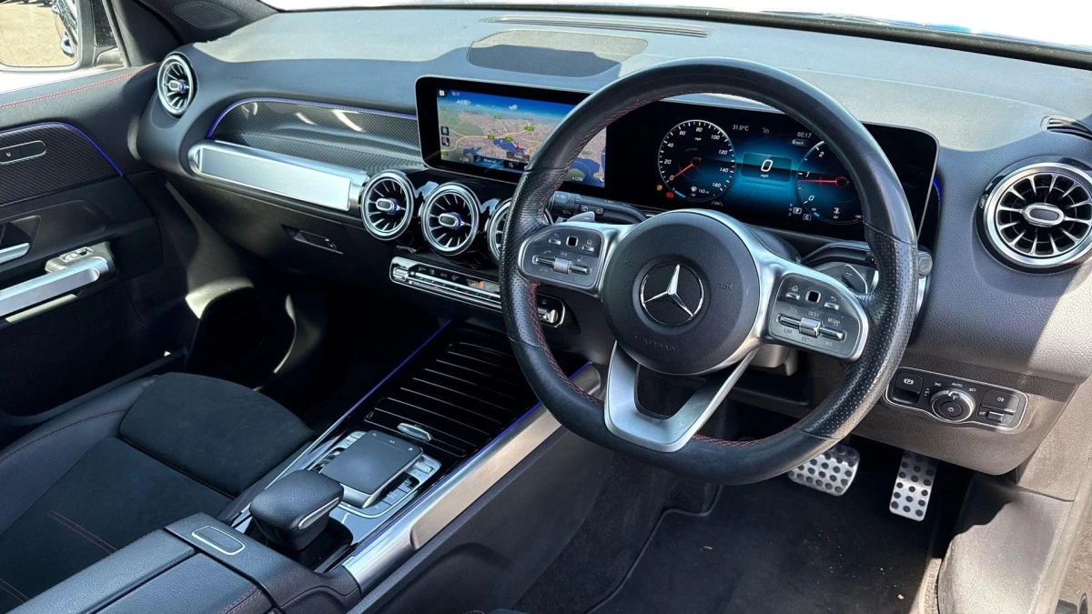 Mercedes-Benz GLB Image 3