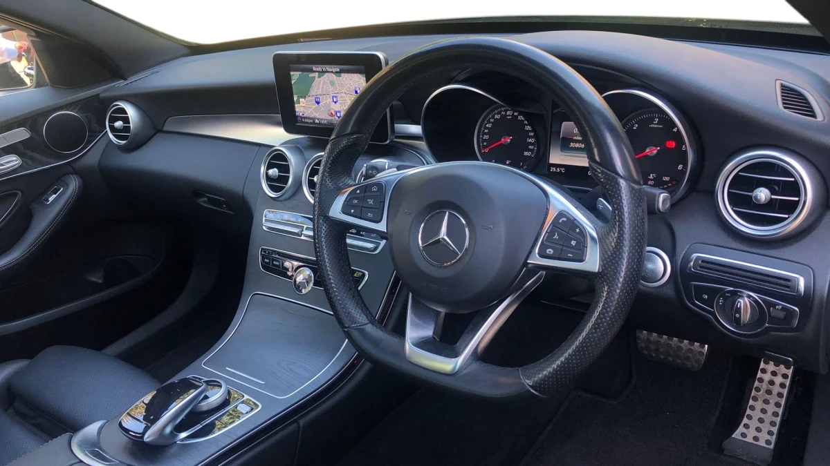 Mercedes-Benz C-Class Image 3
