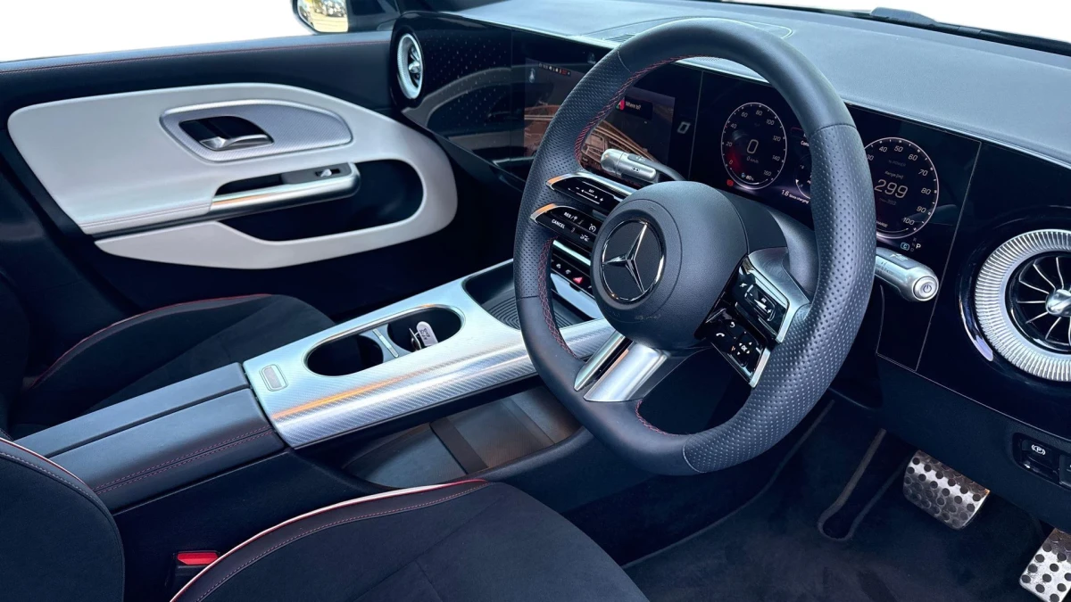 Mercedes-Benz CLA Image 3