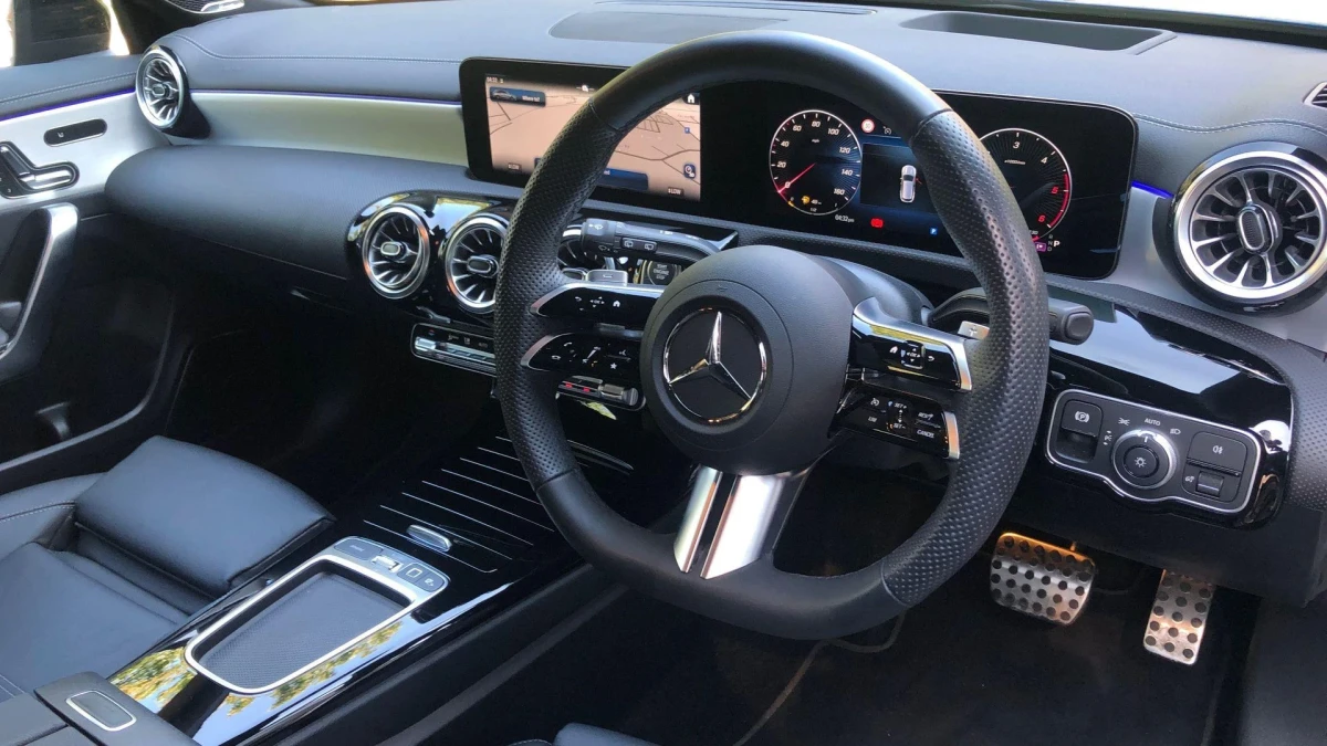 Mercedes-Benz CLA Image 3