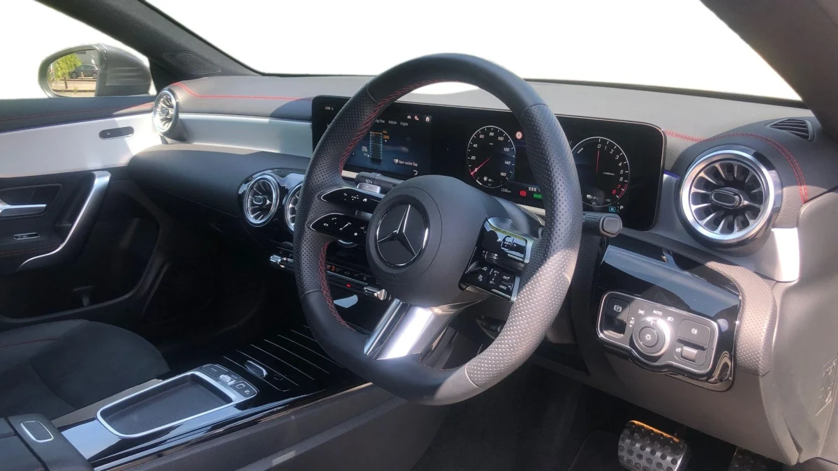 Mercedes-Benz CLA Image 3
