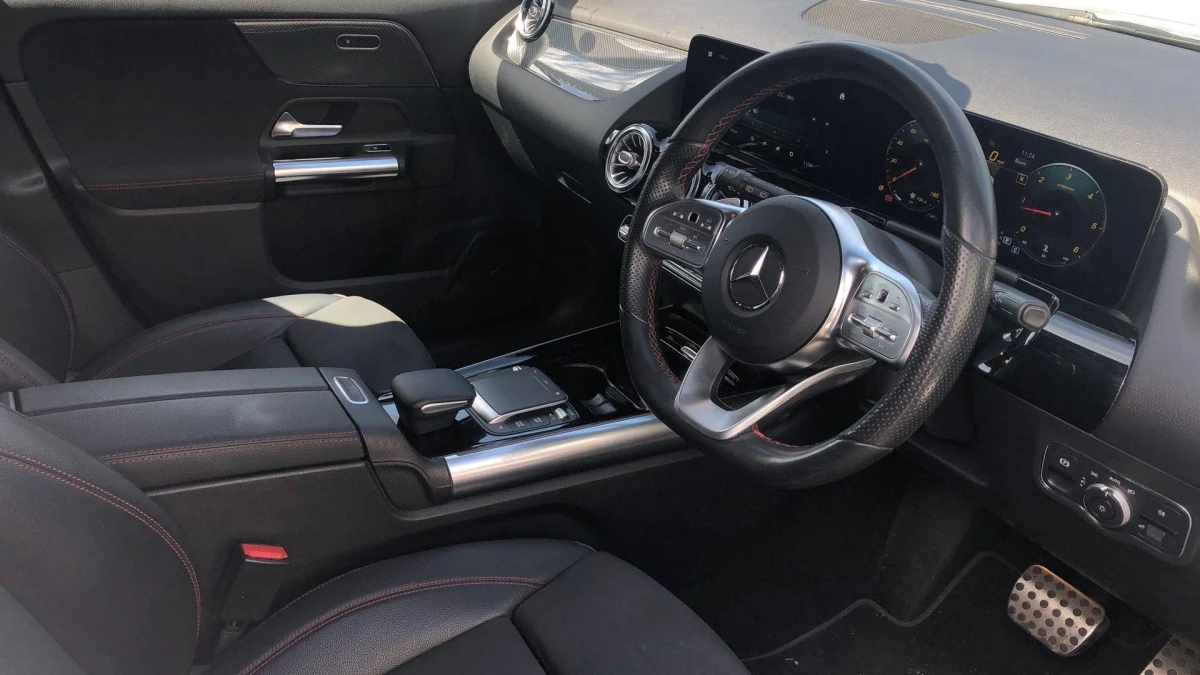 Mercedes-Benz GLA Image 3