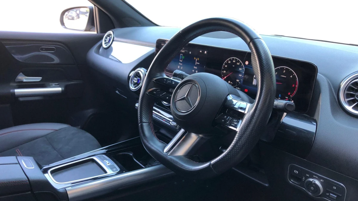 Mercedes-Benz GLA Image 3